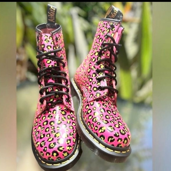 DR MARTENS 1460 Skull Leopard Smooth Leather Lace-Up Boot Clash Pink Size 7 - Picture 2 of 7